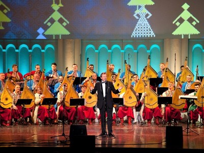 Marszałek Województwa Lubuskiego Elżbieta Anna Polak objęła honorowym patronatem koncert „Z Ukrainą w Sercu”, który w Filharmonii Zielonogórskiej już w poniedziałek, 11 kwietnia 2022 r. o godz. 18.00. Wstęp wolny!