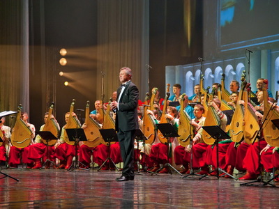 Marszałek Województwa Lubuskiego Elżbieta Anna Polak objęła honorowym patronatem koncert „Z Ukrainą w Sercu”, który w Filharmonii Zielonogórskiej już w poniedziałek, 11 kwietnia 2022 r. o godz. 18.00. Wstęp wolny! 