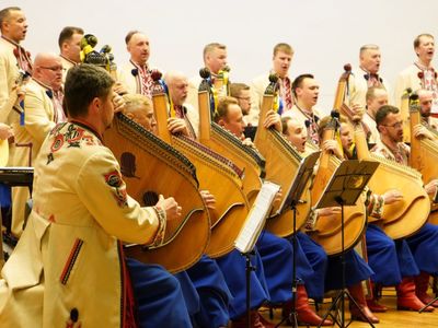 Koncert „Z Ukrainą w Sercu” Narodowej Kapeli Bandurzystów Ukrainy im. Georgy Maiboroda w Filharmonii Zielonogórskiej objęła honorowym patronatem marszałek województwa lubuskiego Elżbieta Anna Polak