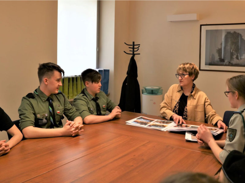 Spotkanie marszałek Elżbiety Anny Polak z harcerzami z Żagania