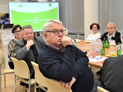 W poniedziałek, 25 kwietnia 2022 r. w Urzędzie Marszałkowskim Województwa Lubuskiego w Zielonej Górze odbyła się V sesja Lubuskiego Sejmiku Seniorów II kadencji.