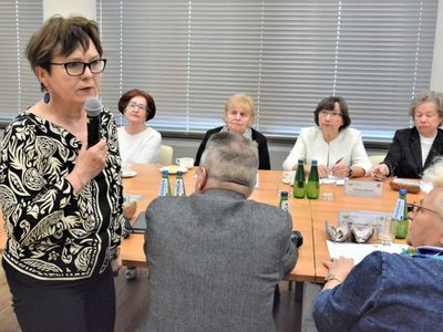 W poniedziałek, 25 kwietnia 2022 r. w Urzędzie Marszałkowskim Województwa Lubuskiego w Zielonej Górze odbyła się V sesja Lubuskiego Sejmiku Seniorów II kadencji.