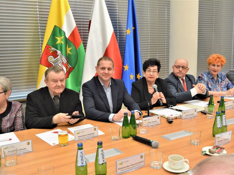 W poniedziałek, 25 kwietnia 2022 r. w Urzędzie Marszałkowskim Województwa Lubuskiego w Zielonej Górze odbyła się V sesja Lubuskiego Sejmiku Seniorów II kadencji.