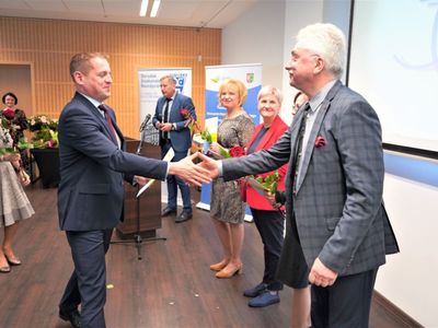 Podczas jubileuszowej uroczystości z okazji 30-lecia ODN w Zielonej Górze wicemarszałek Łukasz Porycki wręczył nagrody Zarządu Województwa Lubuskiego. 