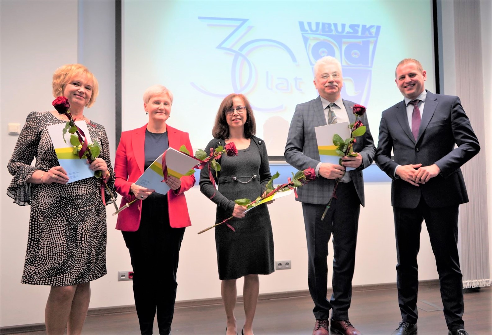 Podczas jubileuszowej uroczystości z okazji 30-lecia ODN w Zielonej Górze wicemarszałek Łukasz Porycki wręczył nagrody Zarządu Województwa Lubuskiego.