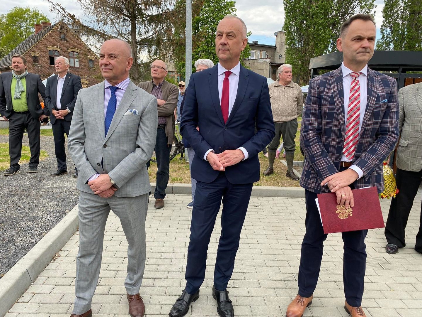 7 maja 2022 r. w zrewitalizowanym budynku poprzemysłowym (dawna stolarnia) przy ul. Kościuszki w Łęknicy otwarto Centrum Kulturalno-Edukacyjne Geoparku UNESCO. Jest to również siedziba oddziału Europejskiego Ugrupowania Współpracy Terytorialnej „Łuk Mużakowa”.