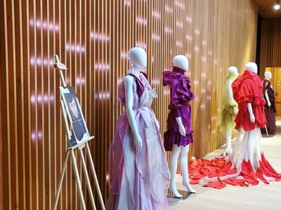 Natalia Ślizowska na światowej wystawie EXPO 2020 w Dubaju zaprezentowała kolekcję „Welcome, Dubai!” (50 projektów), inspirowaną przyrodą Ziemi Lubuskiej. 

