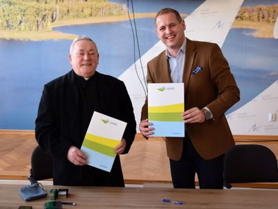 Podpisanie umów na dofinansowanie inwestycji sportowych i renowacji zabytków