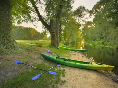 Pole biwakowe nad Obrą w okolicy Gorzycy