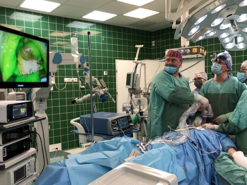 Operacja pacjenta onkologicznego z wykorzystaniem barwnika fluorescencyjnego