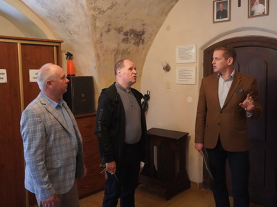 Podpisanie umów na dofinansowanie obiektów sportowych i renowacji zabytków 