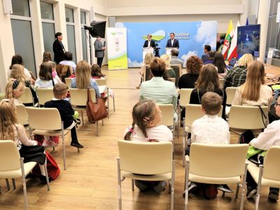 Konferencja prasowa na temat zakupu dla Szpitala Uniwersyteckiego w Zielonej Górze analizatora pola promieniowania z systemem weryfikacji planu leczenia pacjenta.