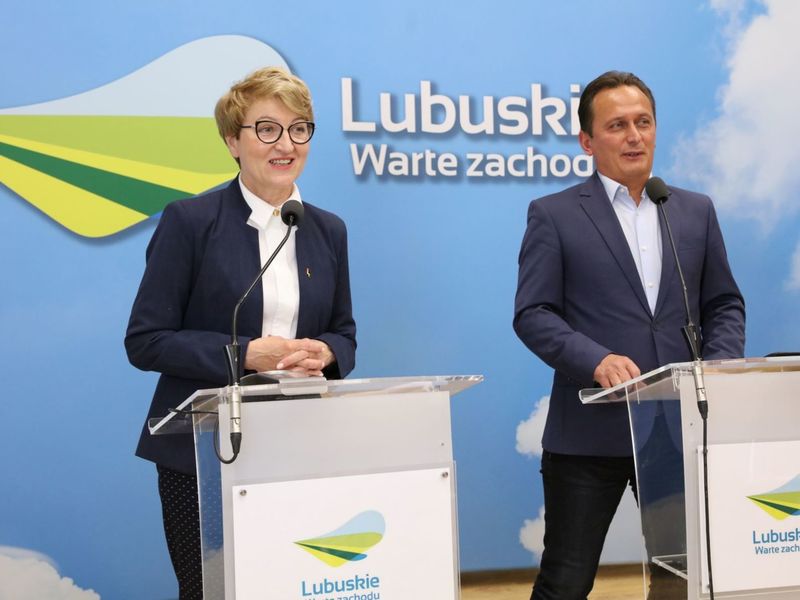 Konferencja prasowa na temat zakupu dla Szpitala Uniwersyteckiego w Zielonej Górze analizatora pola promieniowania z systemem weryfikacji planu leczenia pacjenta.