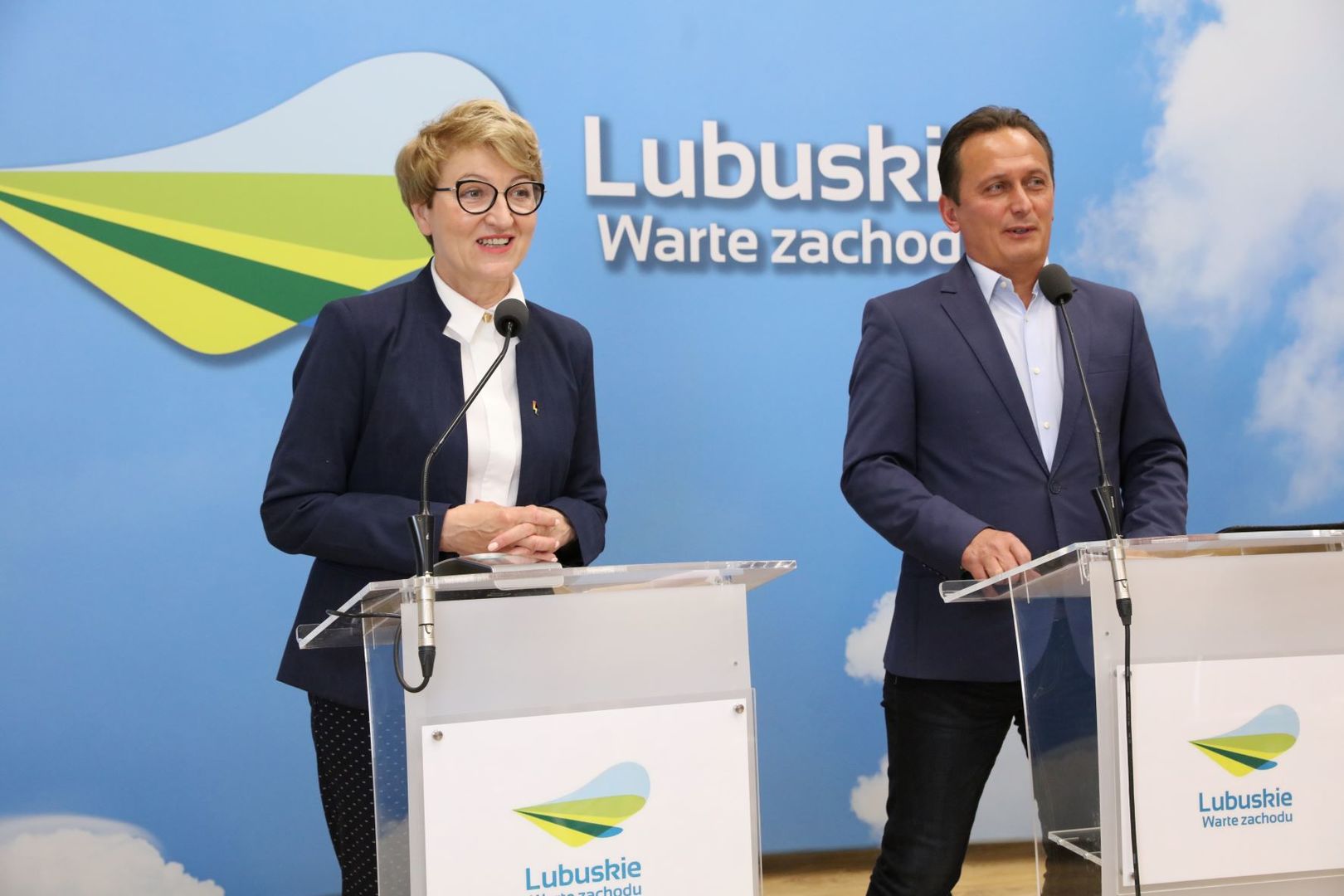 Konferencja prasowa na temat zakupu dla Szpitala Uniwersyteckiego w Zielonej Górze analizatora pola promieniowania z systemem weryfikacji planu leczenia pacjenta.