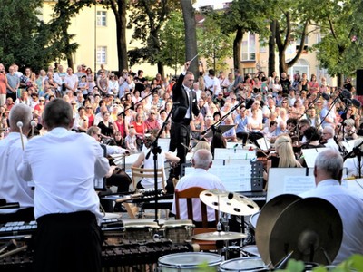 18 czerwca 2022 r. Koncert promenadowy artystów Filharmonii Zielonogórskiej. Zabrzmiała muzyka filmowa.