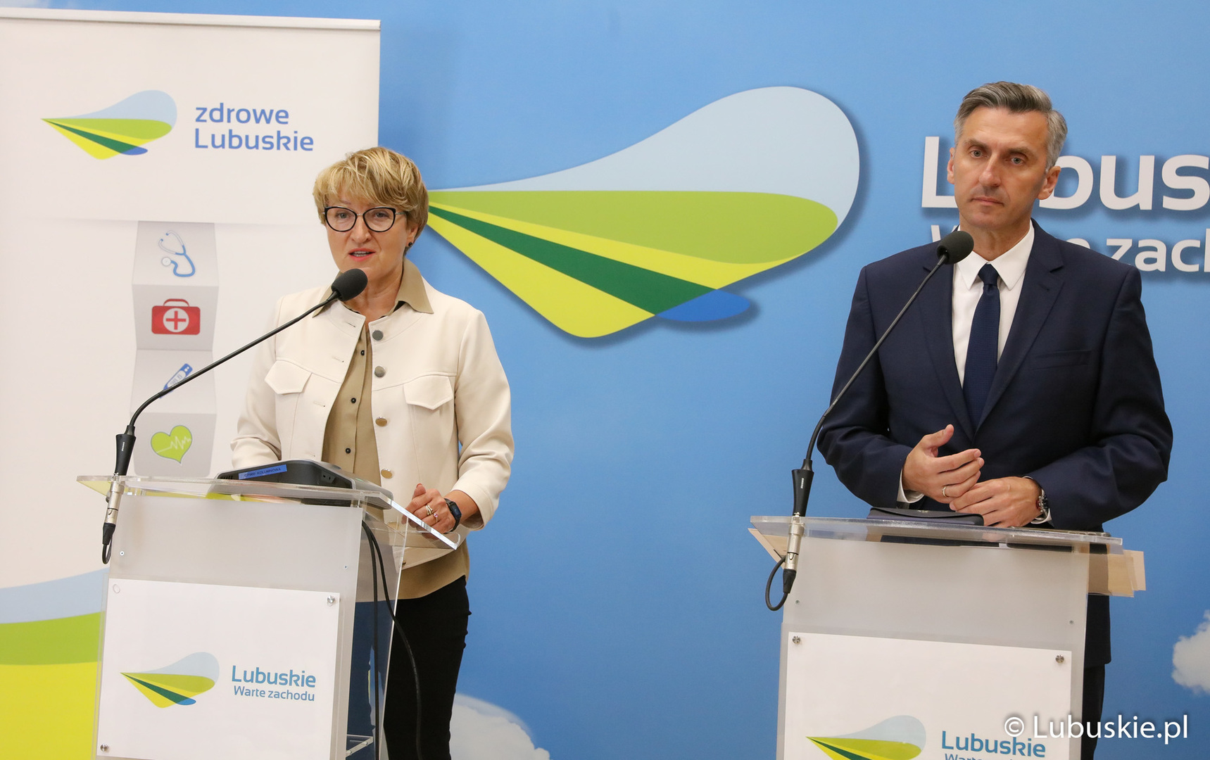 Marszałek województwa lubuskiego Elżbieta Anna Polak oraz poseł na Sejm Waldemar Sługocki