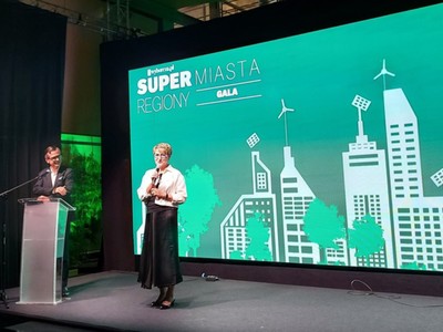 Marszałek Elżbieta Anna Polak podczas gali SuperMiasta SuperRegiony