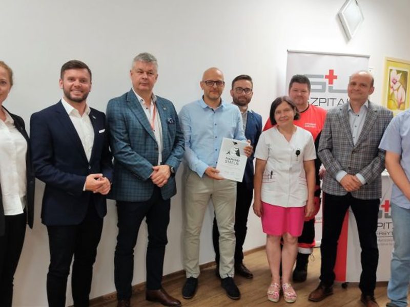 Personel Szpitala Uniwersyteckiego w Zielonej Górze z nagrodą "Diamentowy Status"