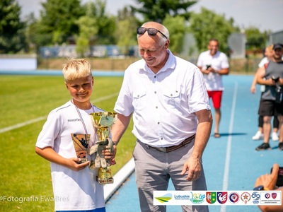 Wręczenie nagród w takcie Międzywojewódzkiego Turnieju Piłkarskiego Żaków w Zbąszynku - 26 czerwca 2022 r.