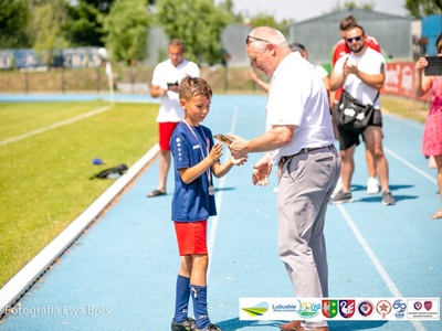 Wręczenie nagród w takcie Międzywojewódzkiego Turnieju Piłkarskiego Żaków w Zbąszynku - 26 czerwca 2022 r.