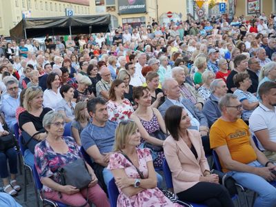 2 lipca 2022 r. Filharmonia Zielonogórska zakończyła sezon artystyczny, wykonując wraz z orkiestrą partnerskiej Filharmonii Gorzowskiej koncert „Ale Kosmos!”. Zabrzmiały Planety, op. 32 – siedmioczęściowa suita symfoniczna skomponowana przez angielskiego kompozytora Gustava Holsta w latach 1914-1916. 