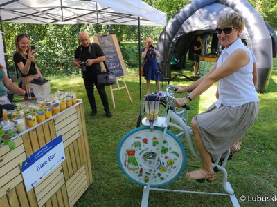 Marszałek Elżbieta Anna Polak na Pikniku Zdrowia i Profilaktyki