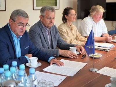 15 lipca 2022 r. Podczas spotkania w Urzędzie Marszałkowskim Województwa Lubuskiego omówiono roboczy program posiedzenia Kuratorium Europejskiej Akademii Sportu Landu Brandenburgia, które zaplanowano 20 i 21 października 2022 r. w Pałacu Wiechlice w gminie Szprotawa