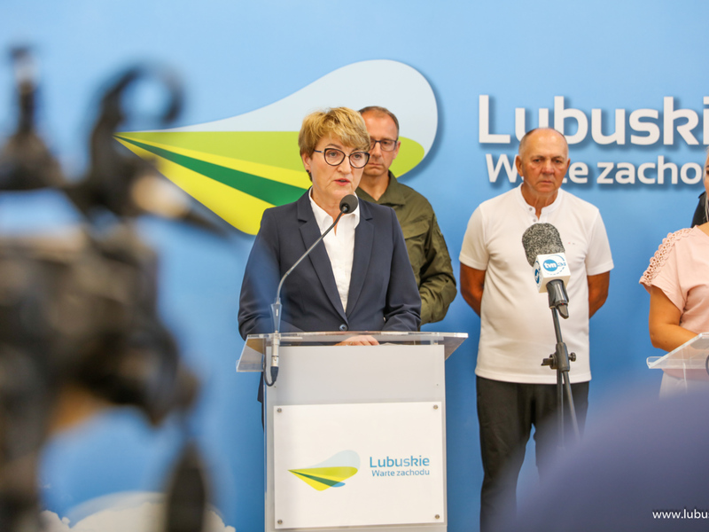 Konferencja ws. katastrofy w Odrze z udziałem samorządowców, przedstawicieli PZW i Społecznej Straży Rybackiej