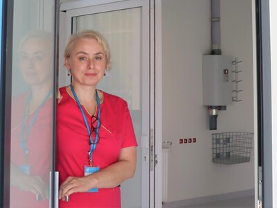 Beata Piekarska, kierownik szpitalnego Zakładu Diagnostyki Laboratoryjnej, zaprasza do nowego punktu pobrań