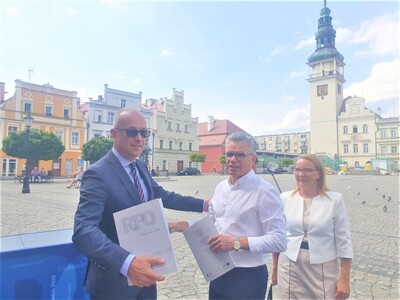 17 sierpnia 2022 r., na rynku w Bytomiu Odrzańskim, uroczyście podpisano umowę na realizację projektu Regionalnego Programu Operacyjnego – Lubuskie 2020 pt. „Rewitalizacja Gminy Bytom Odrzański – etap IV”