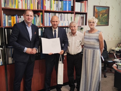 Wicemarszałek Łukasz Porycki 18 sierpnia 2022 r. wręczył nominację dyrektorowi Wojewódzkiego Ośrodka Metodycznego w Gorzowie Wlkp. Radosławowi Wróblewskiemu. Jego poprzednik - Jerzy Kaliszan - przeszedł na emeryturę po ponad 30 latach szefowania placówce