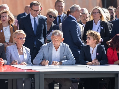 Podpisanie postulatów liderów wspólnot lokalnych i strony społecznej do rządu w 42. rocznicę Porozumień Sierpniowych