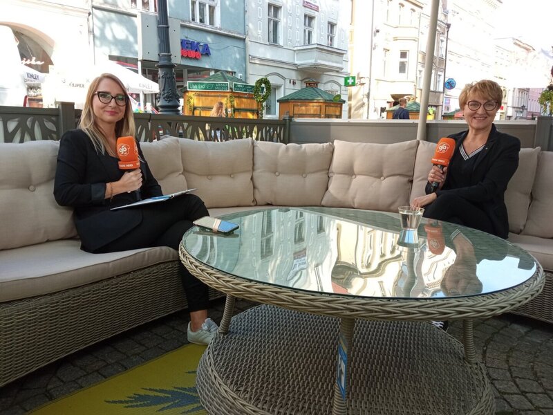 Marszałek Elżbieta Anna Polak i dziennikarka Radia Index Kaja Rostkowska