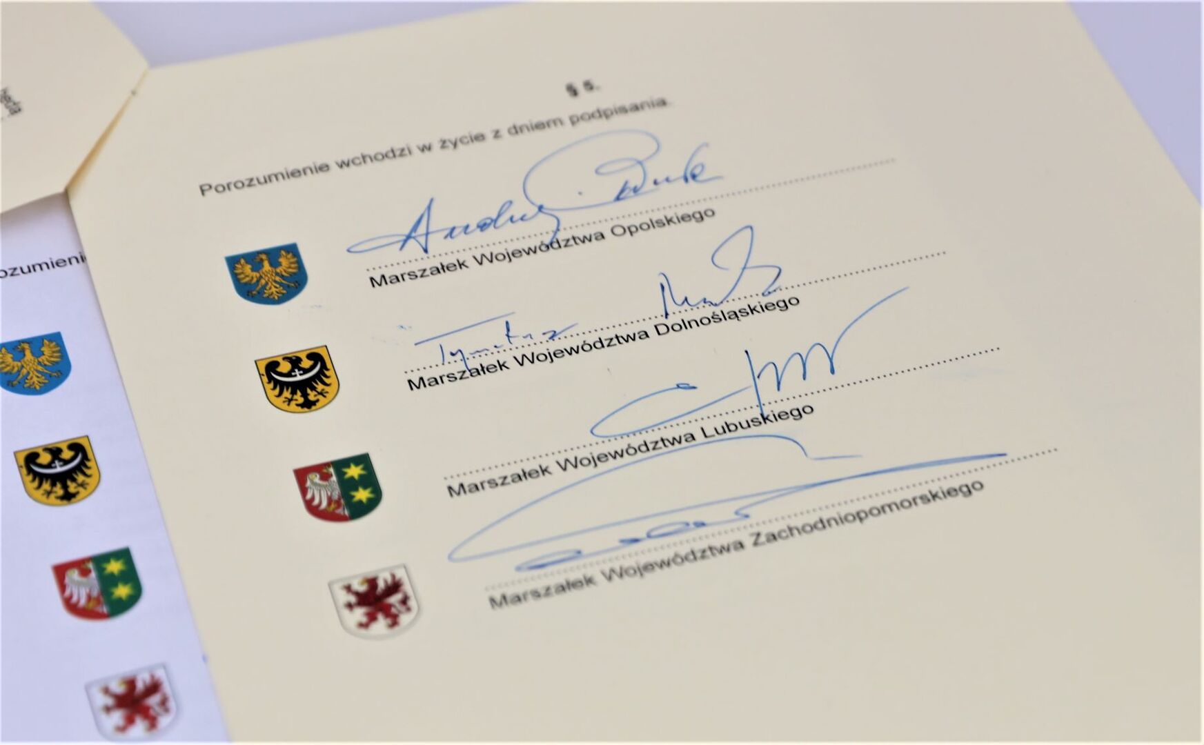 Porozumienie czterech marszałków Polski zachodniej ws. programu ratunkowego dla Odry zostało podpisane 22 sierpnia w Cigacicach (lubuskie)