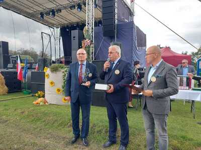 Wręczenie honorowego obywatelstwa gminy Krzeszyce Stanisławowi Tomczyszynowi