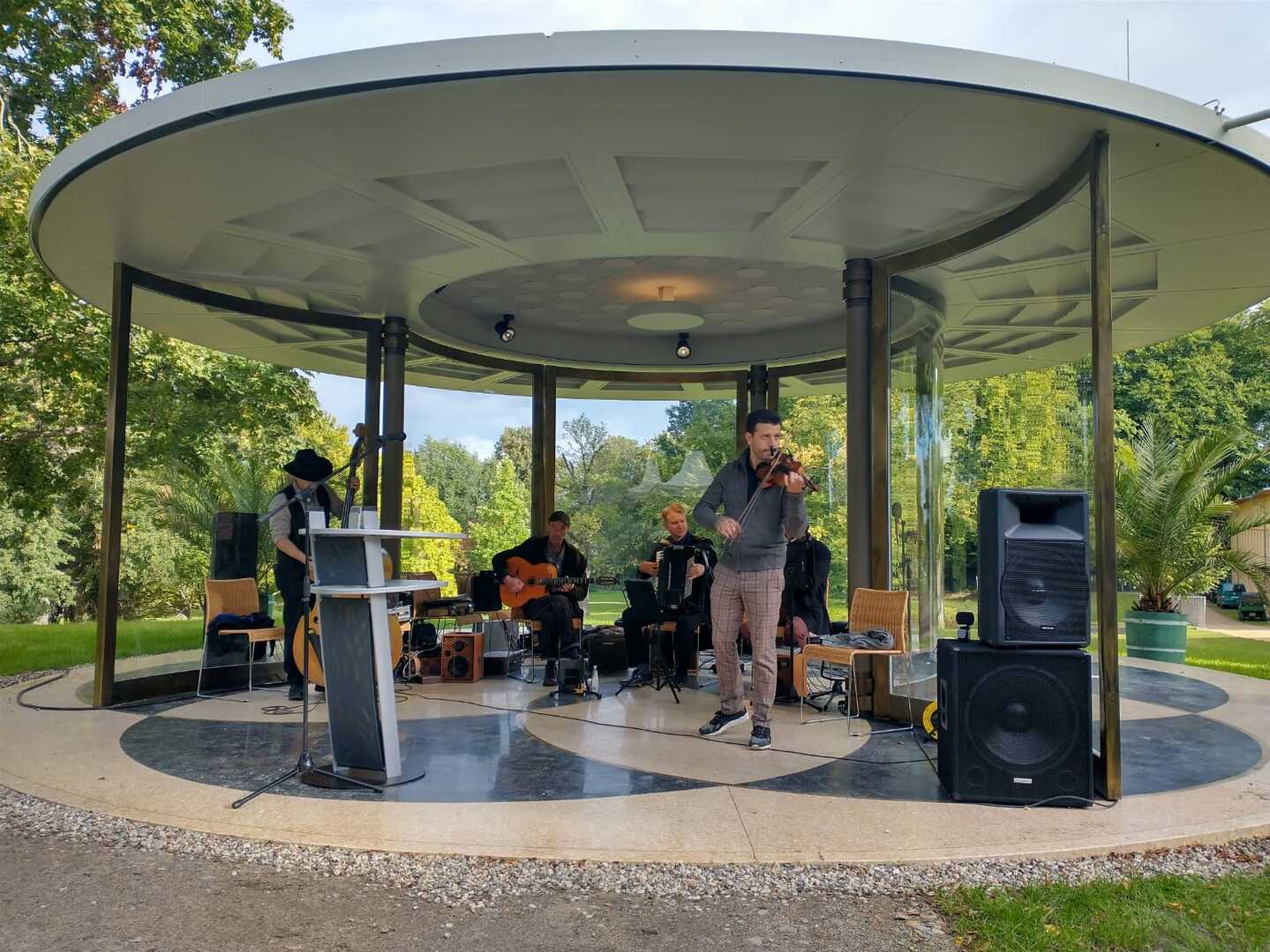 Otwarcie pawilonu muzycznego w Parku Mużakowskim