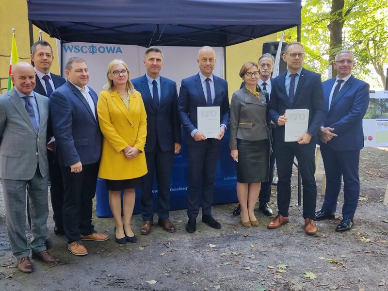 Podpisanie umowy na rewitalizację parku we Wschowie