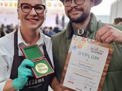 Dojrzewająca karkówka z Decowej Manufaktura zdobyła Medal Targów Smaki Regionów 2022