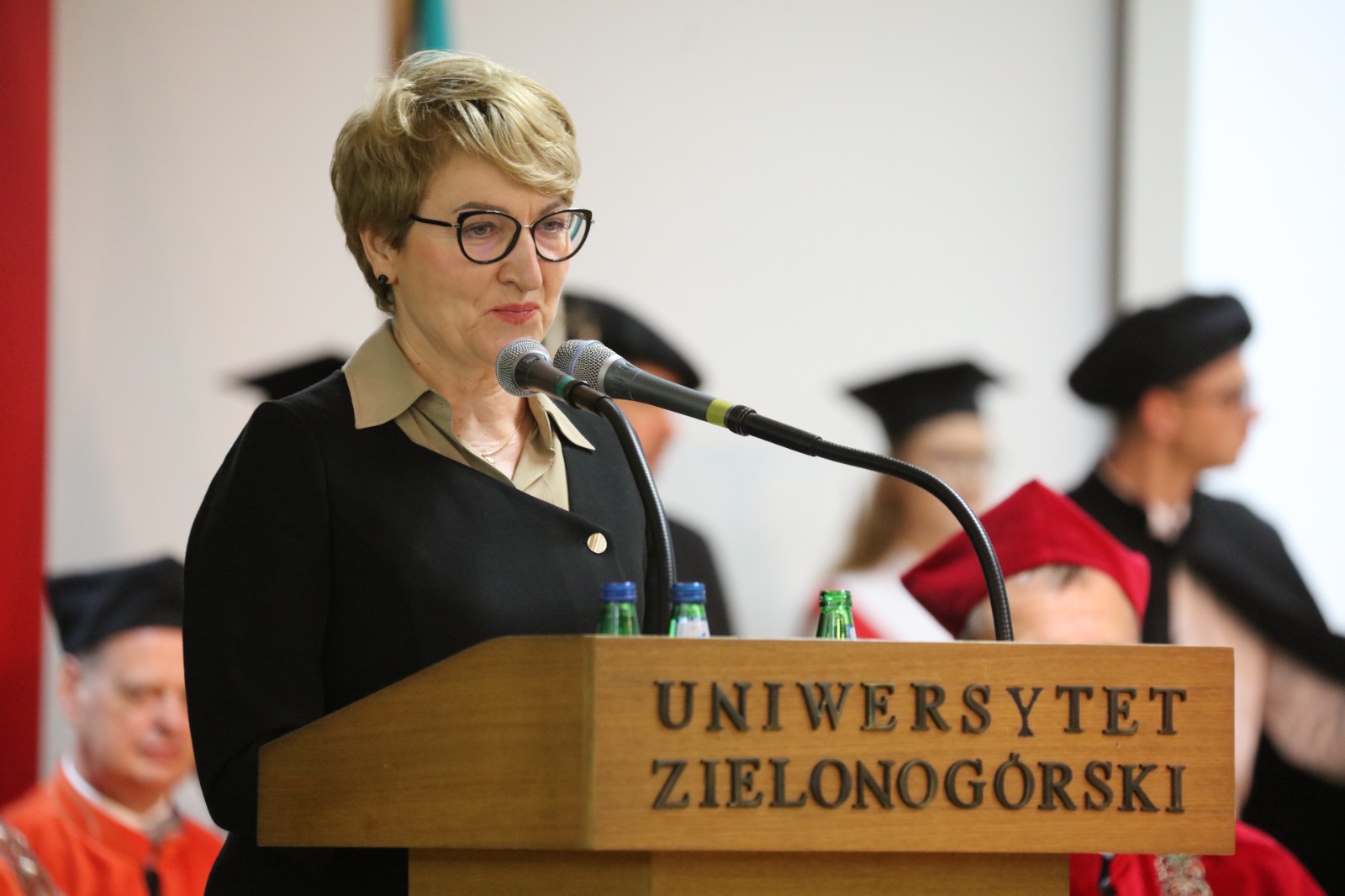 Marszałek Elżbieta Anna Polak podczas inauguracji roku akademickiego 2022/2023 na Uniwersytecie Zielonogórskim
