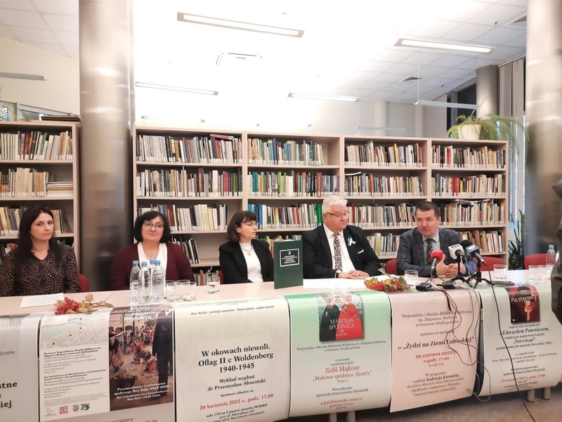 Dyrektor książnicy Sławomir Szenwald zakomunikował pozytywną wiadomość w symbolicznym dniu. Biblioteka świętuje 76 –lecie. Z kolei 15 lat temu powstał jej nowoczesny gmach