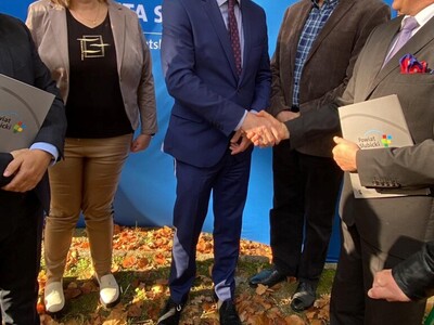 Lubuska Baza Sportowa 2022: podpisanie umowy na remont sali gimnastycznej w Młodzieżowym Ośrodku Socjoterapii w Ośnie Lubuskim