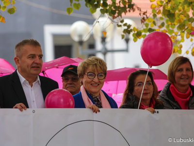 Różowy marsz dla zdrowia kobiet w Zielonej Górze