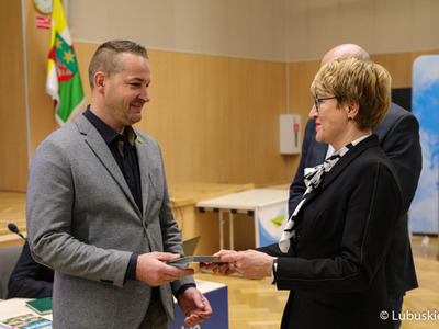 Producent regionalny i zdobywca tytułu „Pszczelarz Roku 2022” Andrzej Leszko otrzymał list gratulacyjny od marszałek Elżbiety Anny Polak. 
