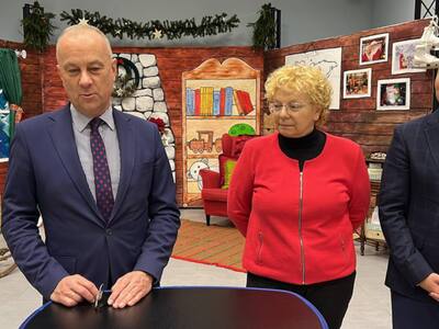 5 grudnia 2022 r. w Centrum Kultury w Szczańcu uroczyście podpisano umowy na realizacje dwóch projektów w ramach RPO-L2022 - na termomodernizację szkół w Szczańcu i Gościkowie 