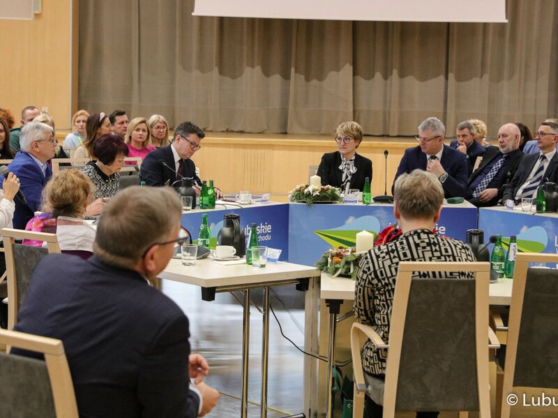 Okrągły stół o ochronie zdrowia - debata w Urzędzie Marszałkowskim Województwa Lubuskiego