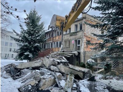 Rozbiórka budynku administracji Szpitala Uniwersyteckiego