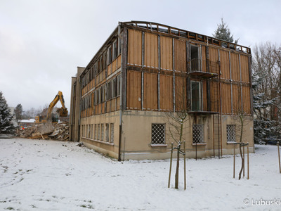 Rozbiórka budynku administracji Szpitala Uniwersyteckiego