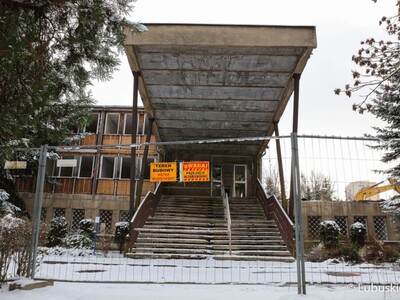 Rozbiórka budynku administracji Szpitala Uniwersyteckiego