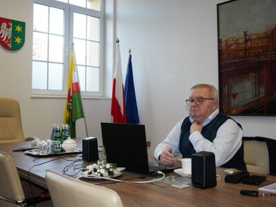 Członek Zarządu Województwa Lubuskiego Tadeusz Jędrzejczak na roboczym spotkaniu ws. Środkowoeuropejskiego Korytarza Transportowego