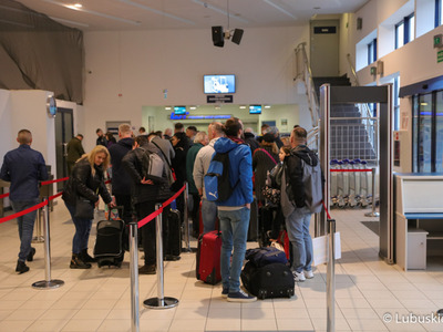 Odprawa pasażerów lotu z Babimostu do Taby w Egipcie - 21.12.2022 